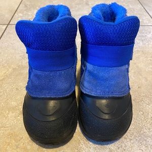 The North Face Toddler Alpenglow II snow boots